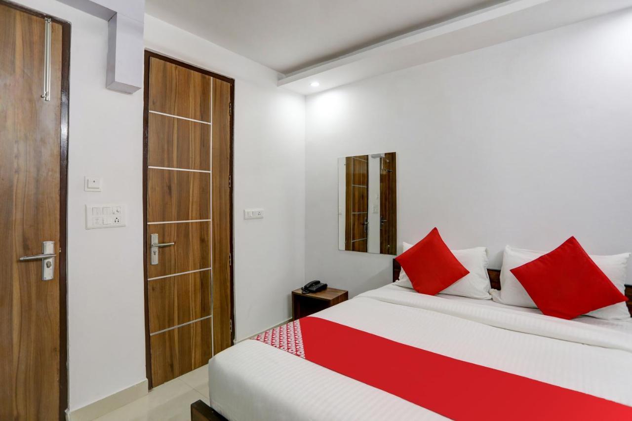 hotel cozy cave delhi airport